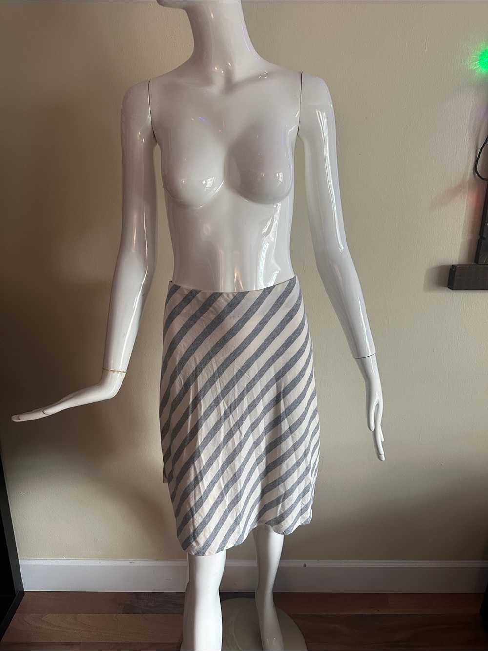 MEC Diagonal Striped Midi Skirt - Gray & White